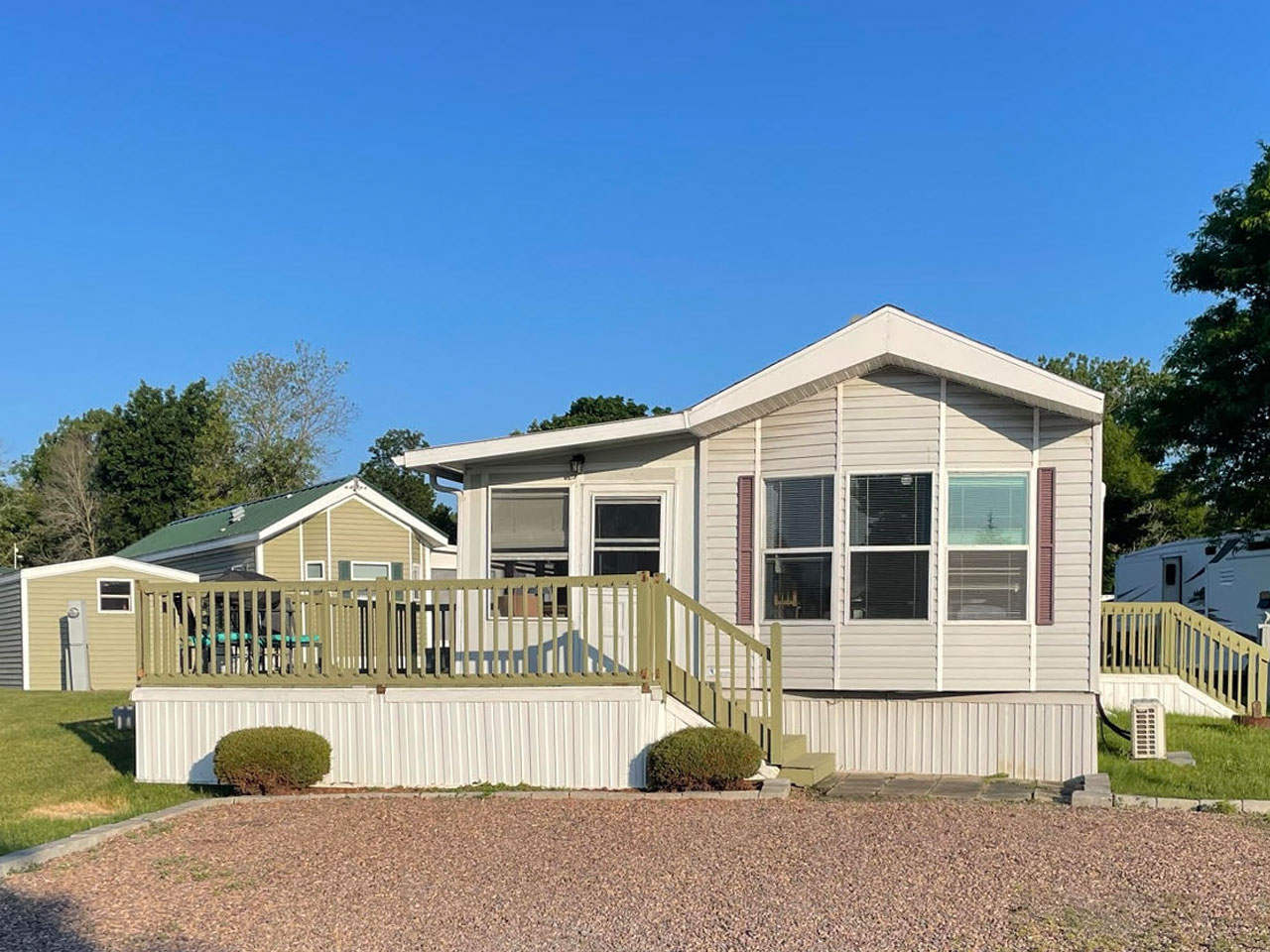 16 Heron Lane Apple Island Resort Cottage