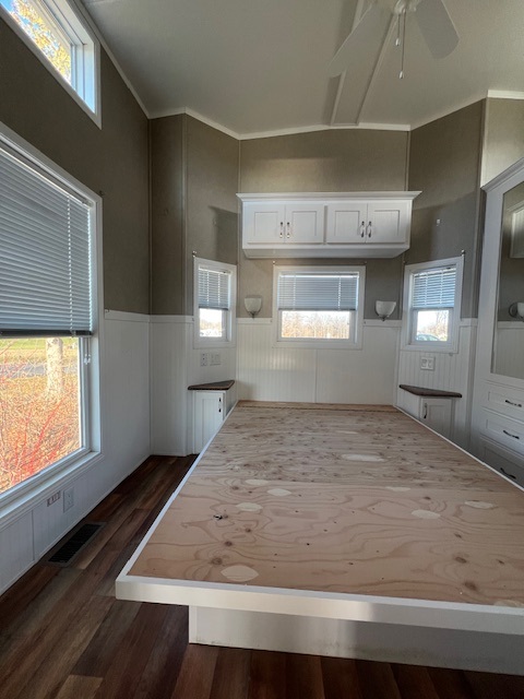 20 Empire Circle-012