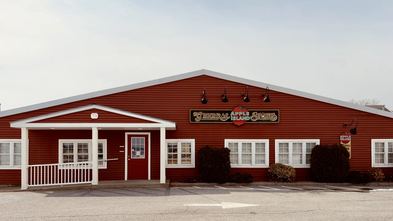 apple island resort general store